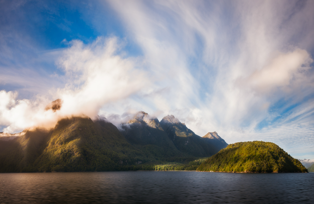 lake manapouri