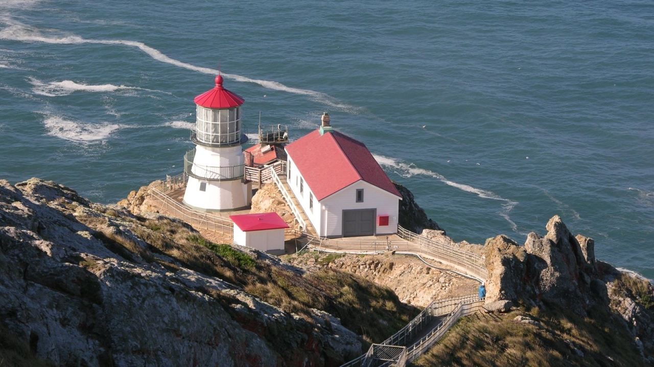 Photograph of the Point Reyes Lighthouse and Trail