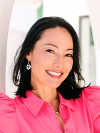 Headshot of Adriana Gascoigne